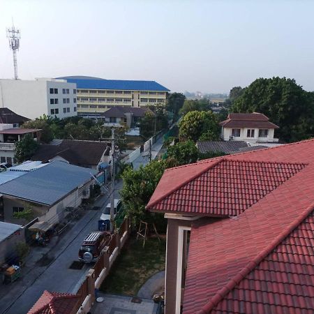 Jatuporn A2 Apartment Rangsit Екстериор снимка