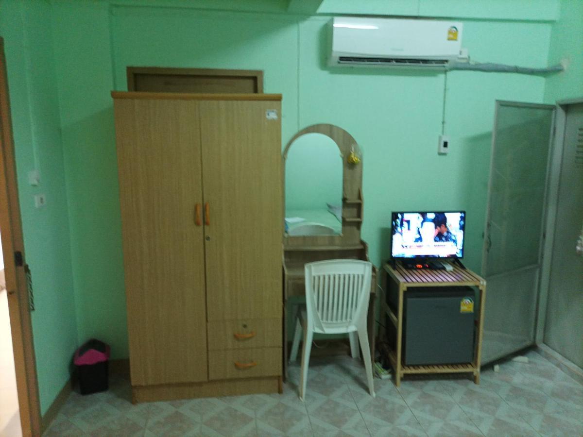 Jatuporn A2 Apartment Rangsit Екстериор снимка